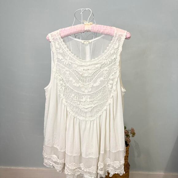 Gorgeous flowy white lacy milkmaid babydoll blouse - Picture 2 of 6